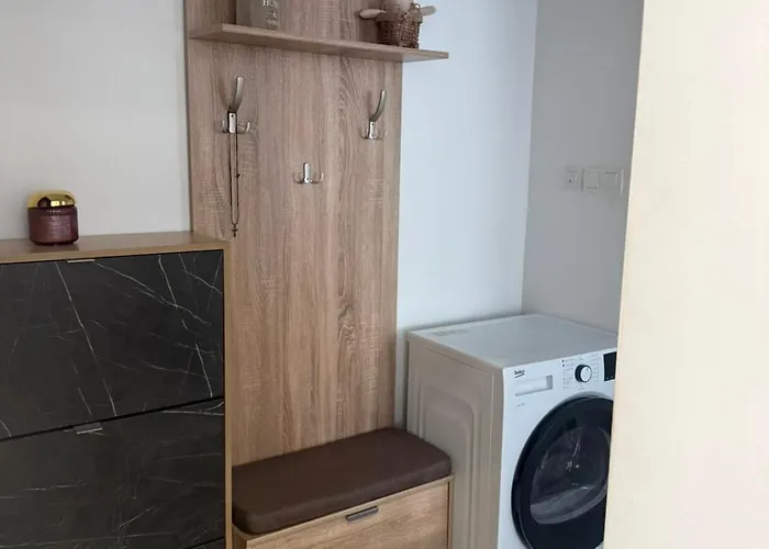 Lazzuro 7 * Burgas City