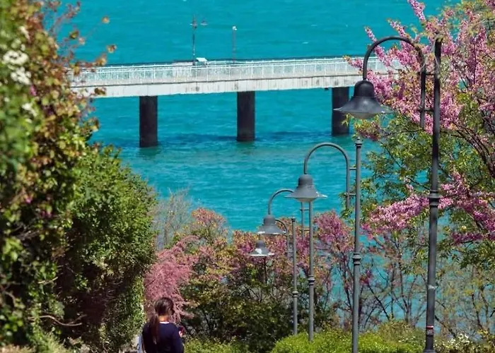 Lazzuro 7 * Burgas City