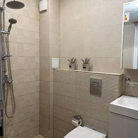 Apartment Lazzuro 7 *