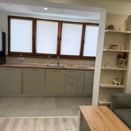 Lazzuro 7 Apartment